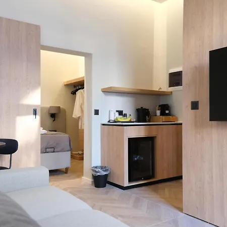 公寓式酒店 Essence 55 Living 4*